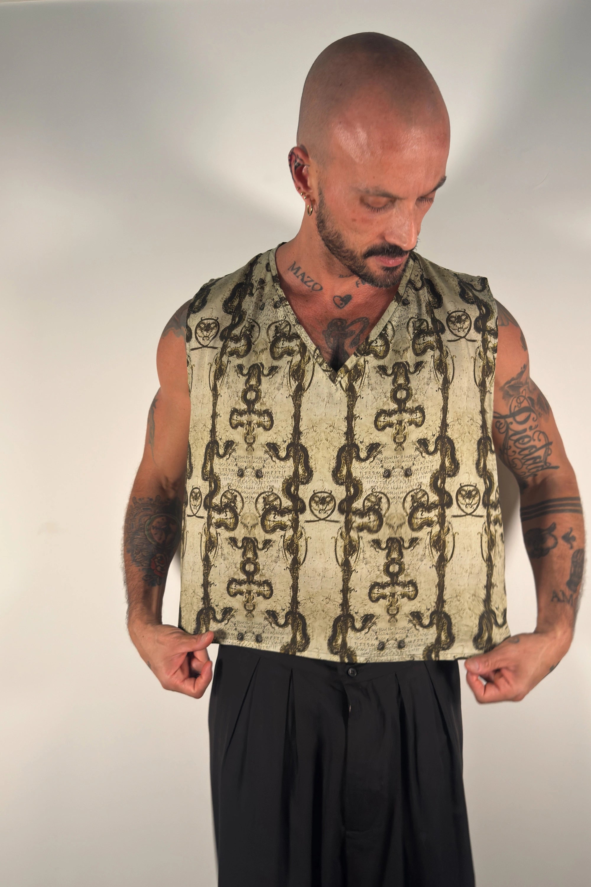 Fortis V-Neck Pullover - Green Kundalini