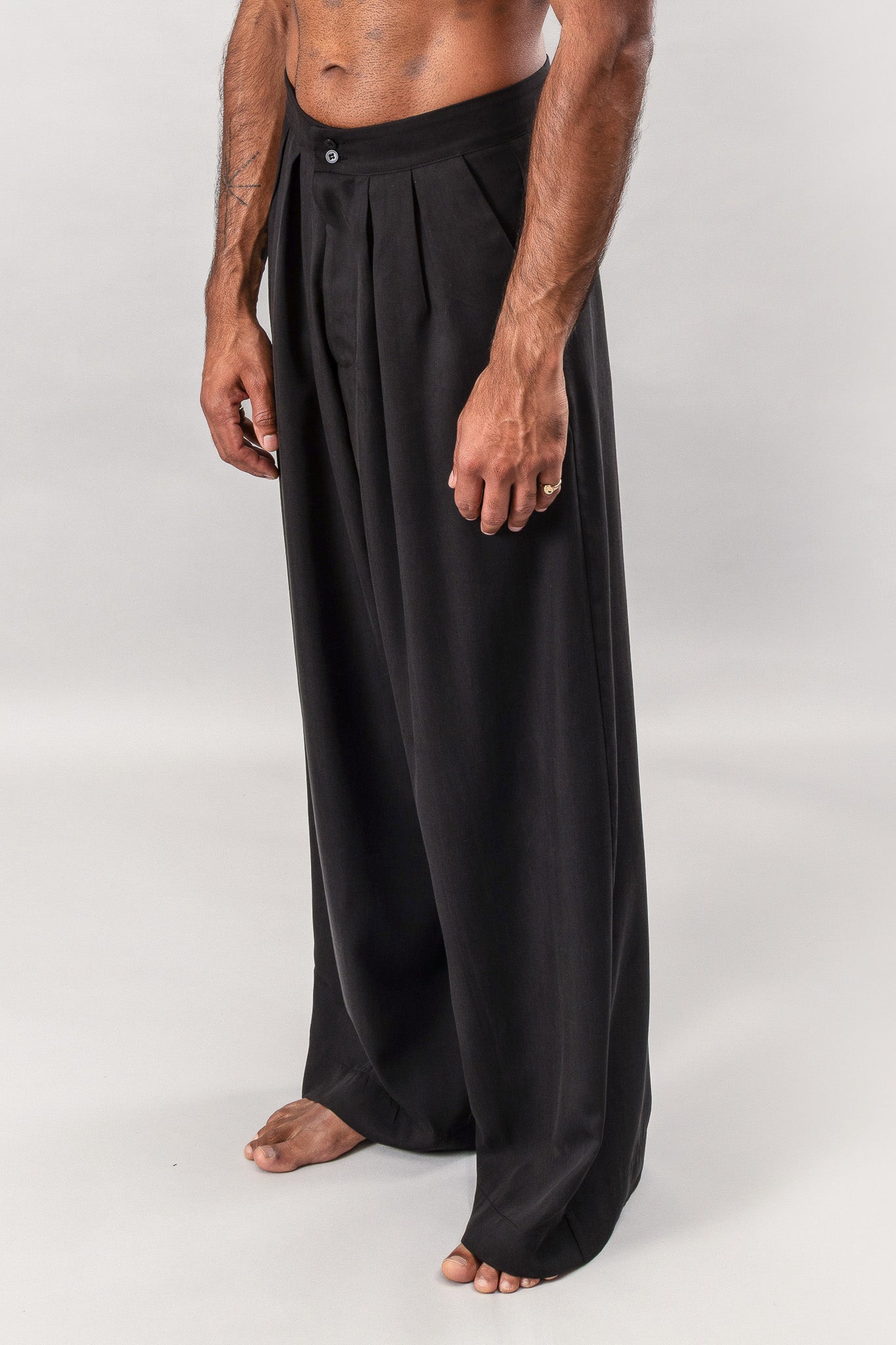 Tailored Pleated Pants - Black