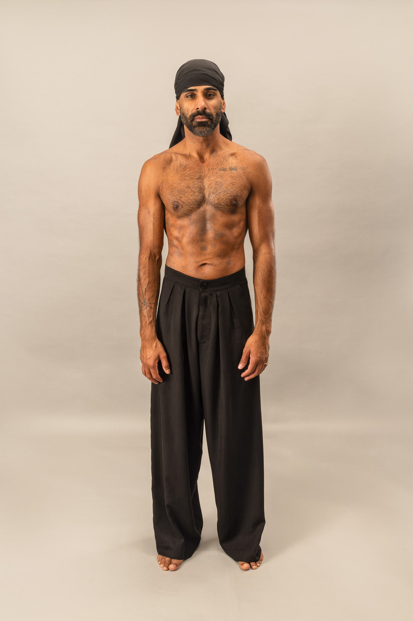 High Waisted Pleated Pants - Black