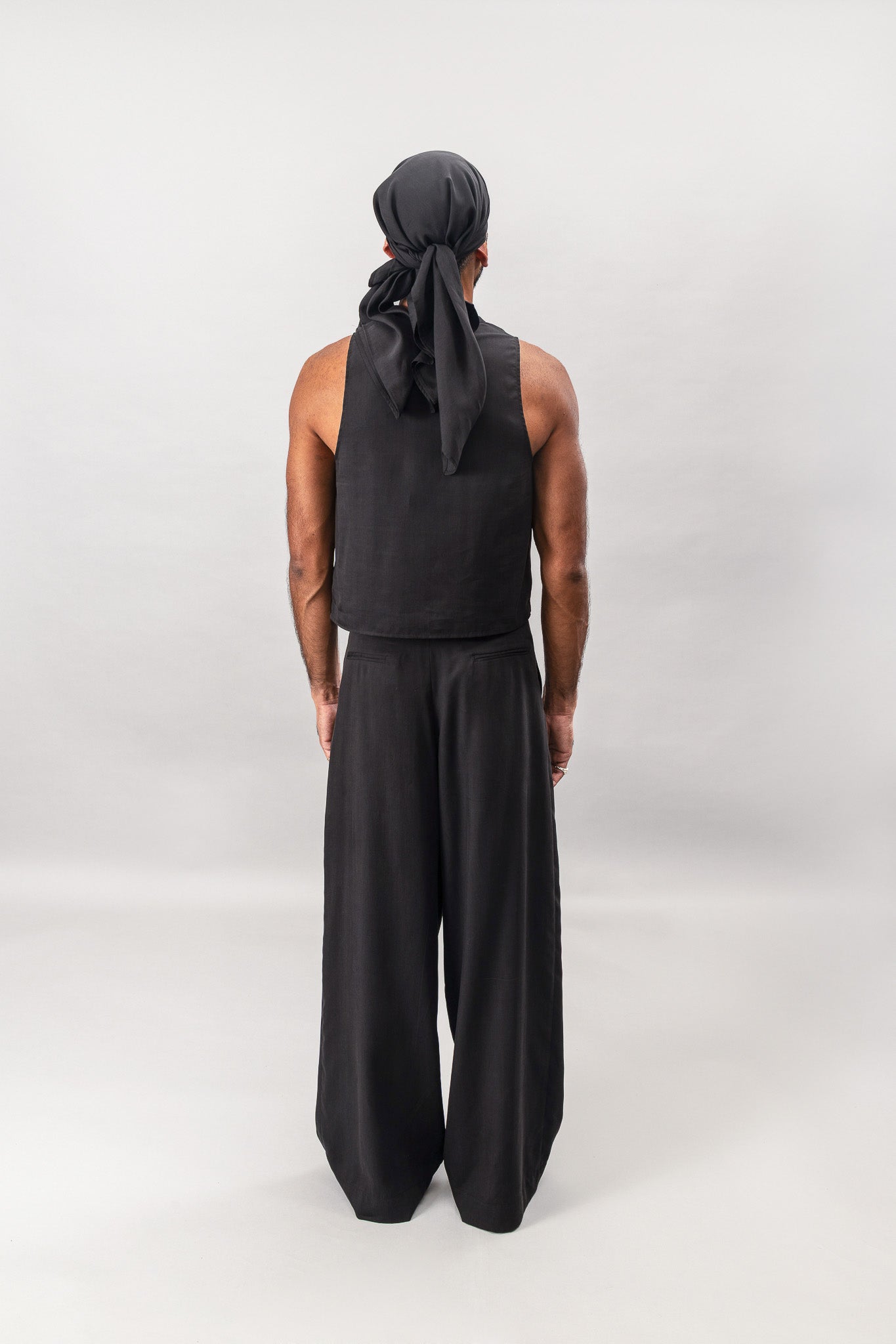 Cropped Tank - Black