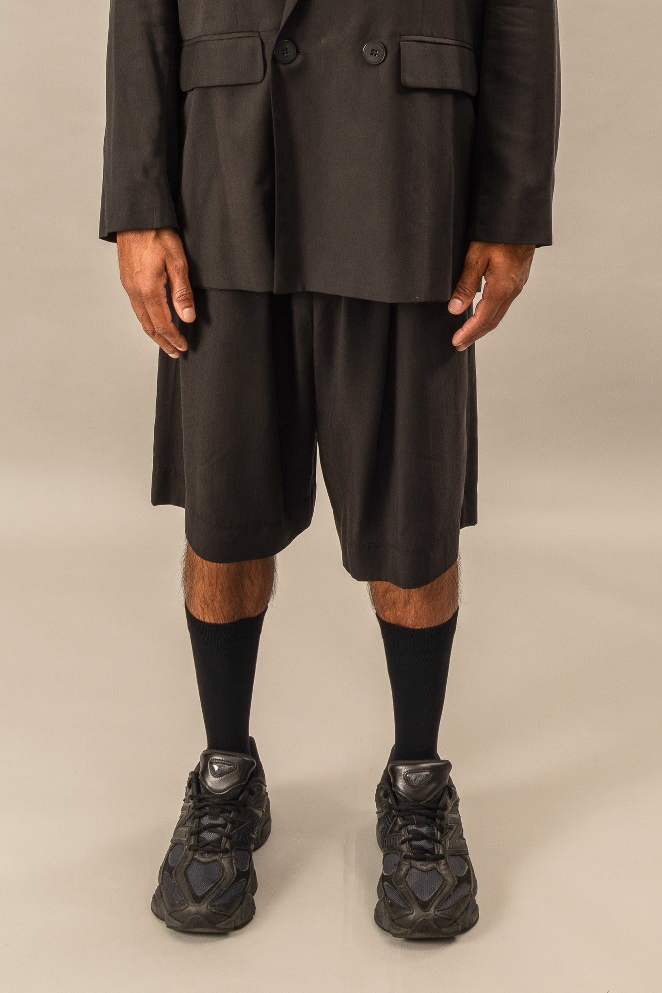 Relaxed Wide Leg Shorts - Black