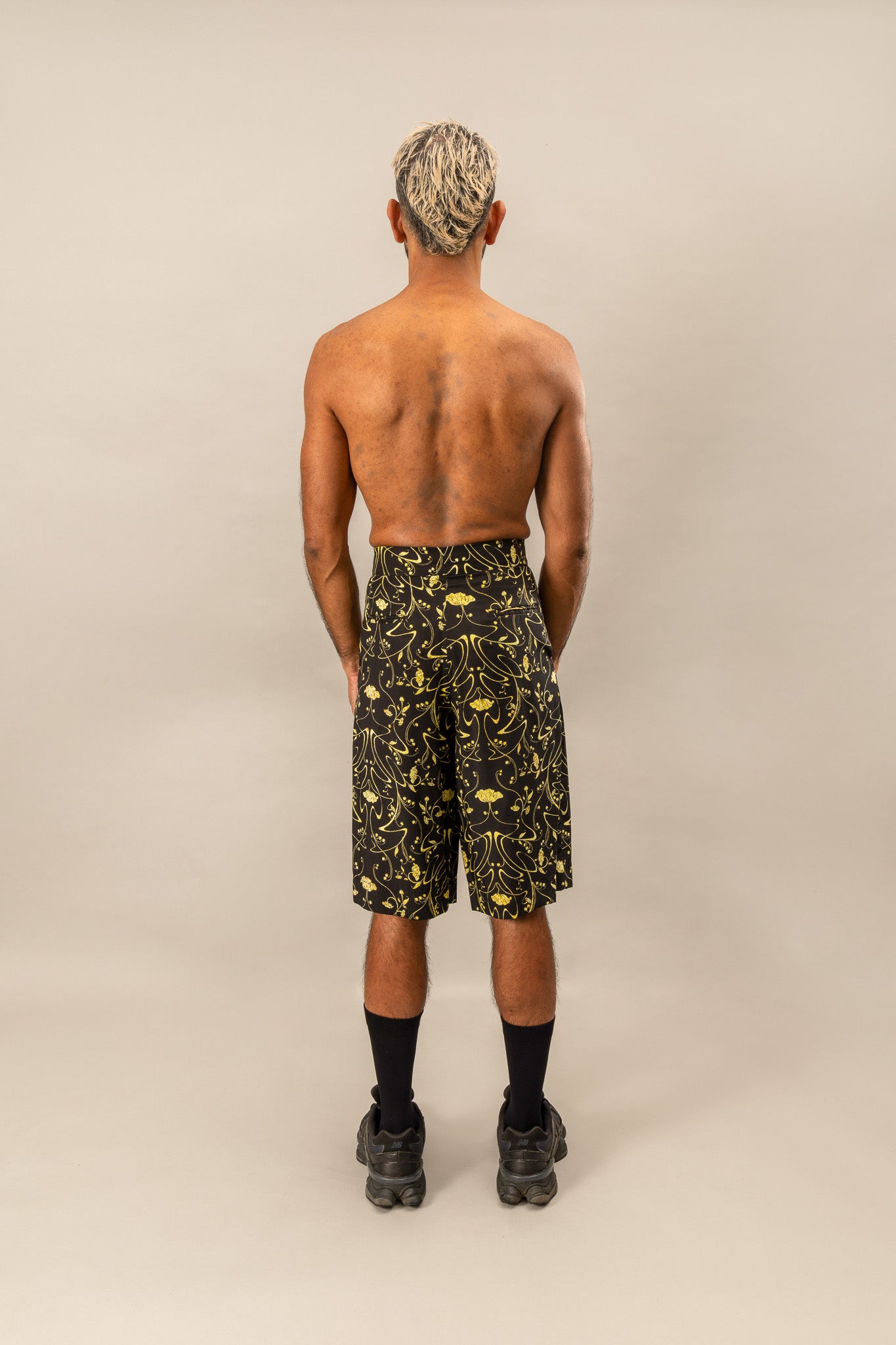 Printed Wide Leg Shorts in Sylvan Black