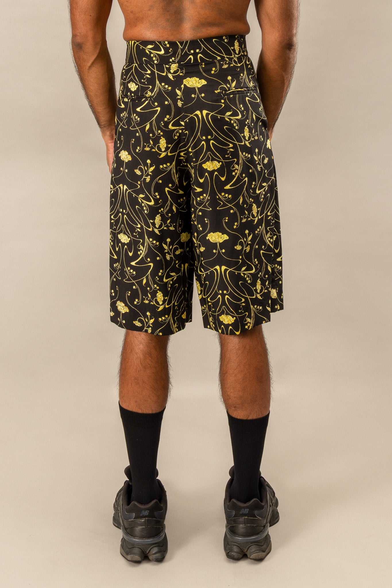 Printed Wide Leg Shorts in Sylvan Black