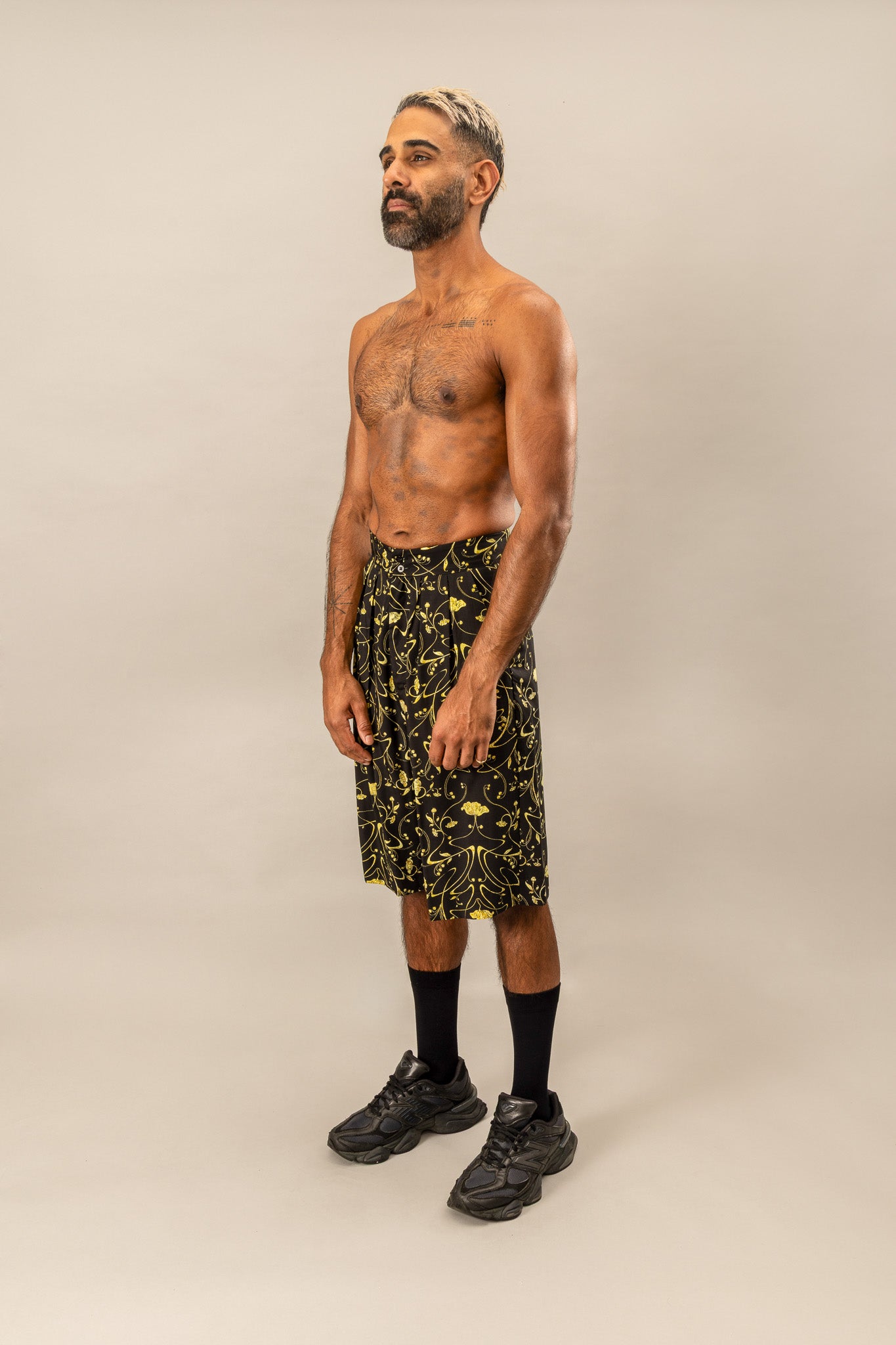 Printed Wide Leg Shorts in Sylvan Black