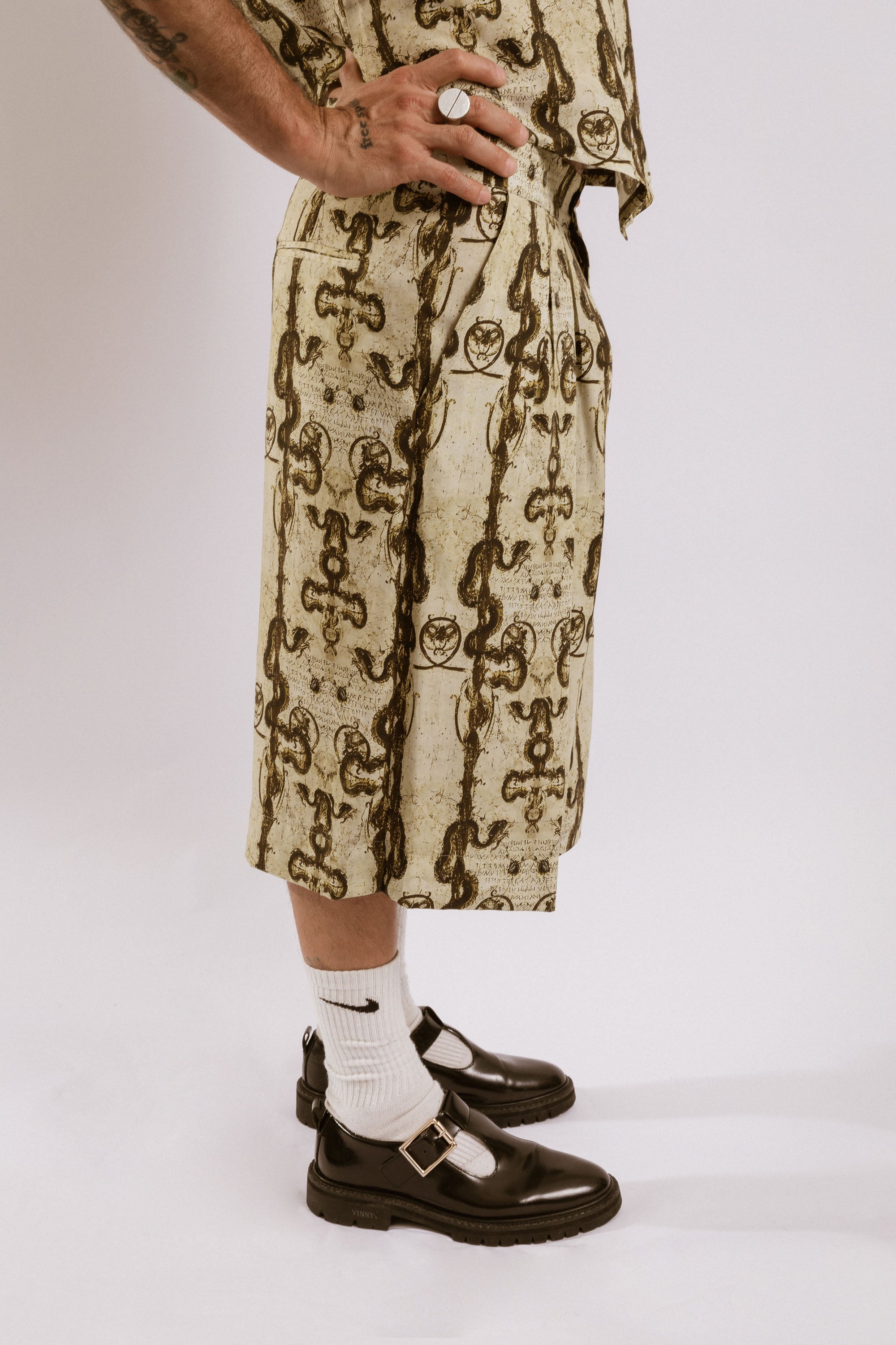 Iris Shorts - Green Kundalini