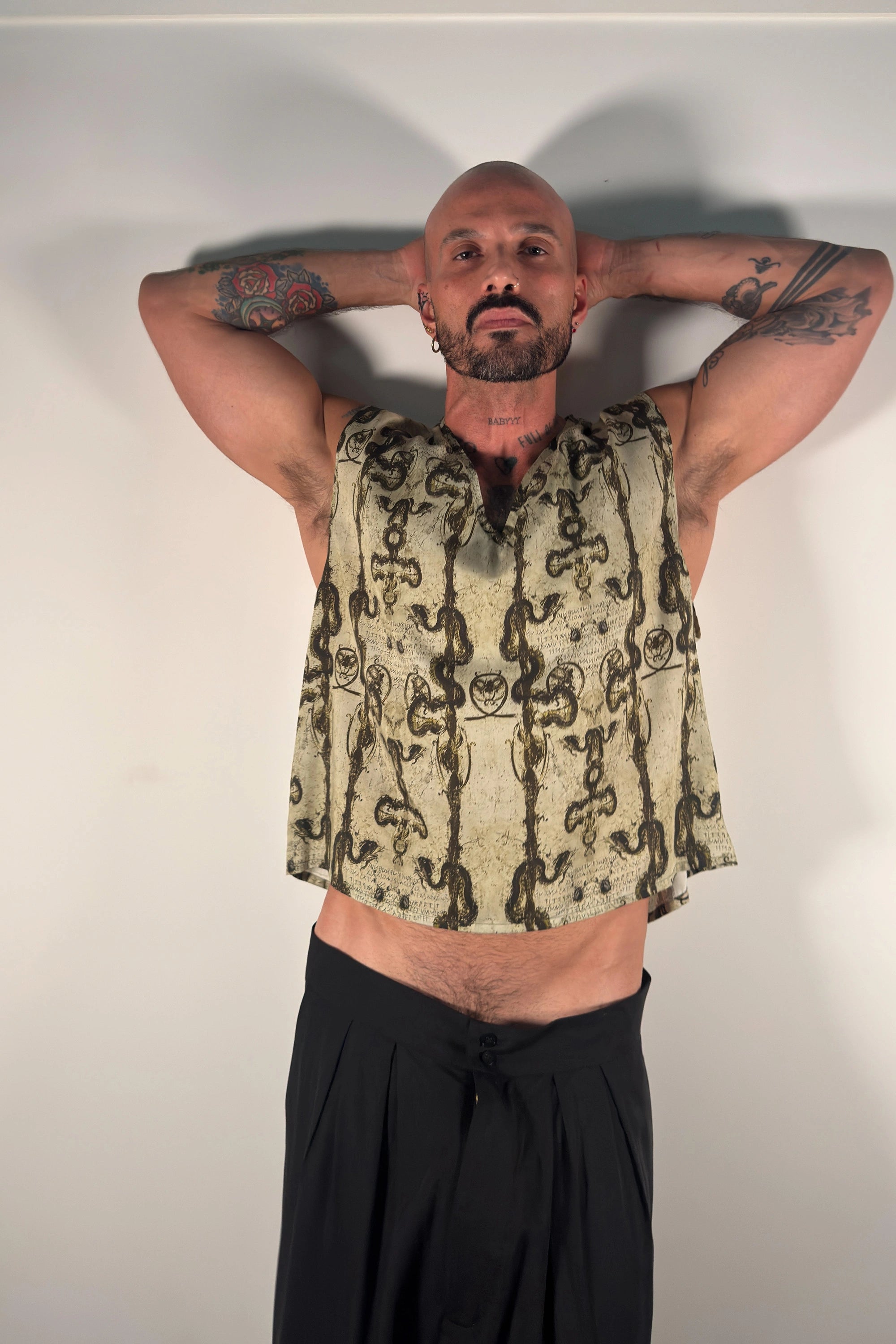 Fortis V-Neck Pullover - Green Kundalini