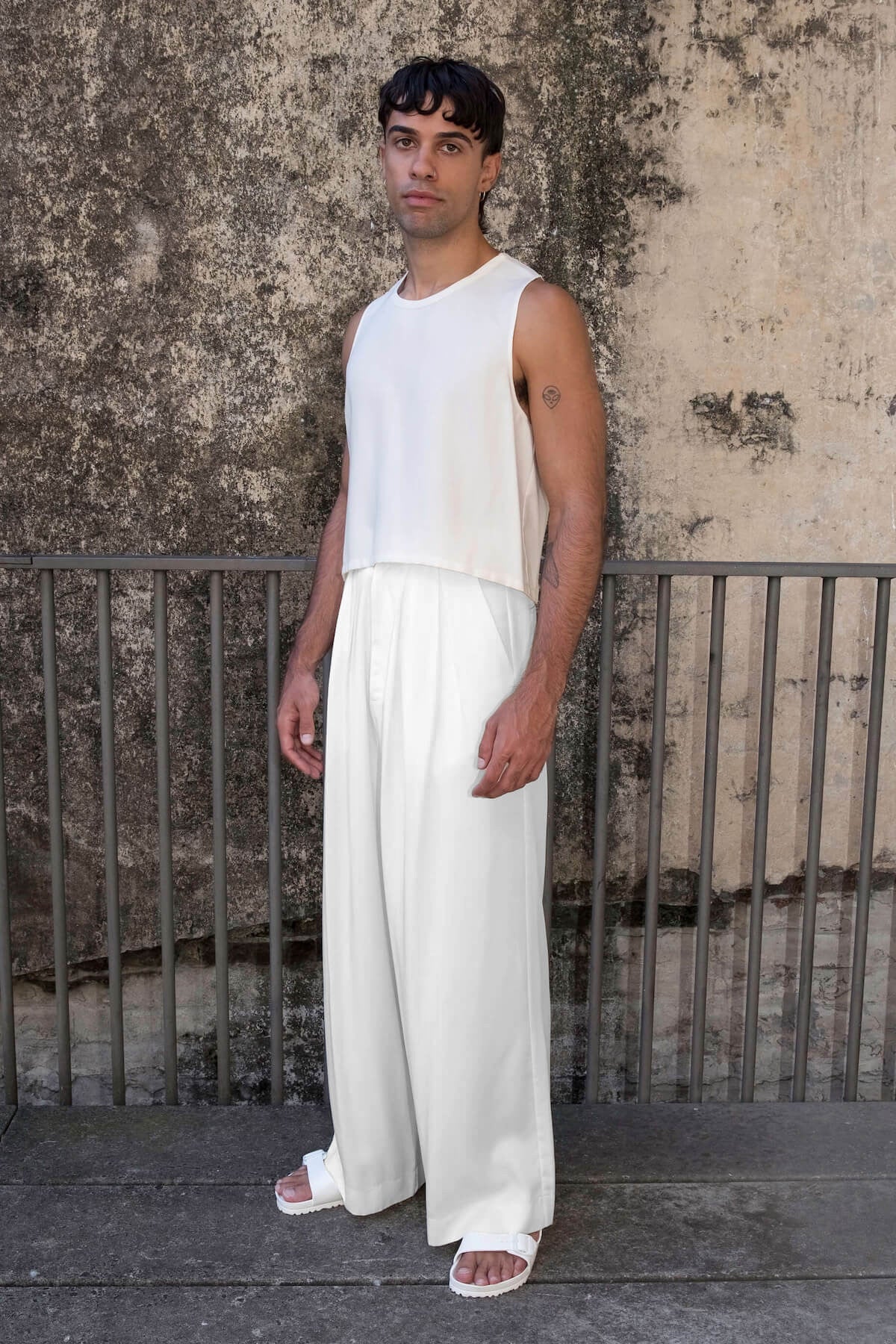 Men's high waisted pants in white and men's cropped top